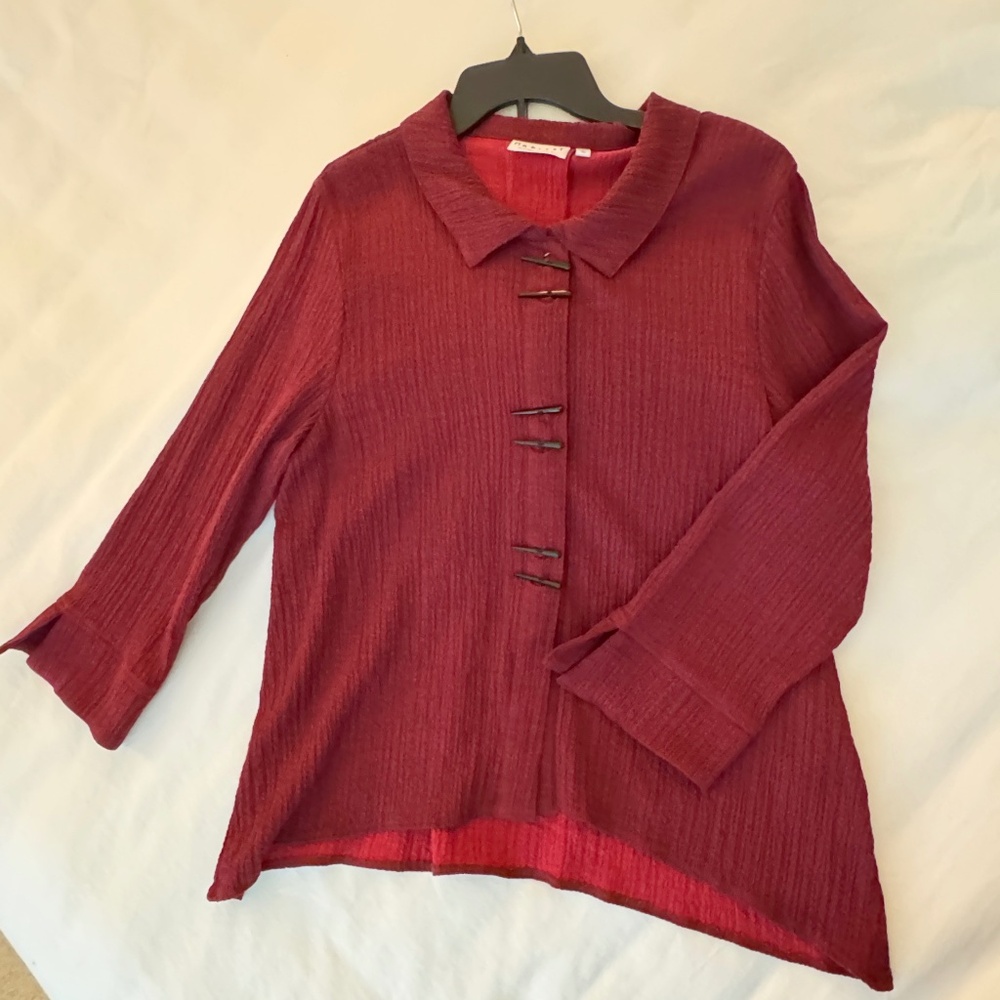 Habitat Top in Reddish Maroon
